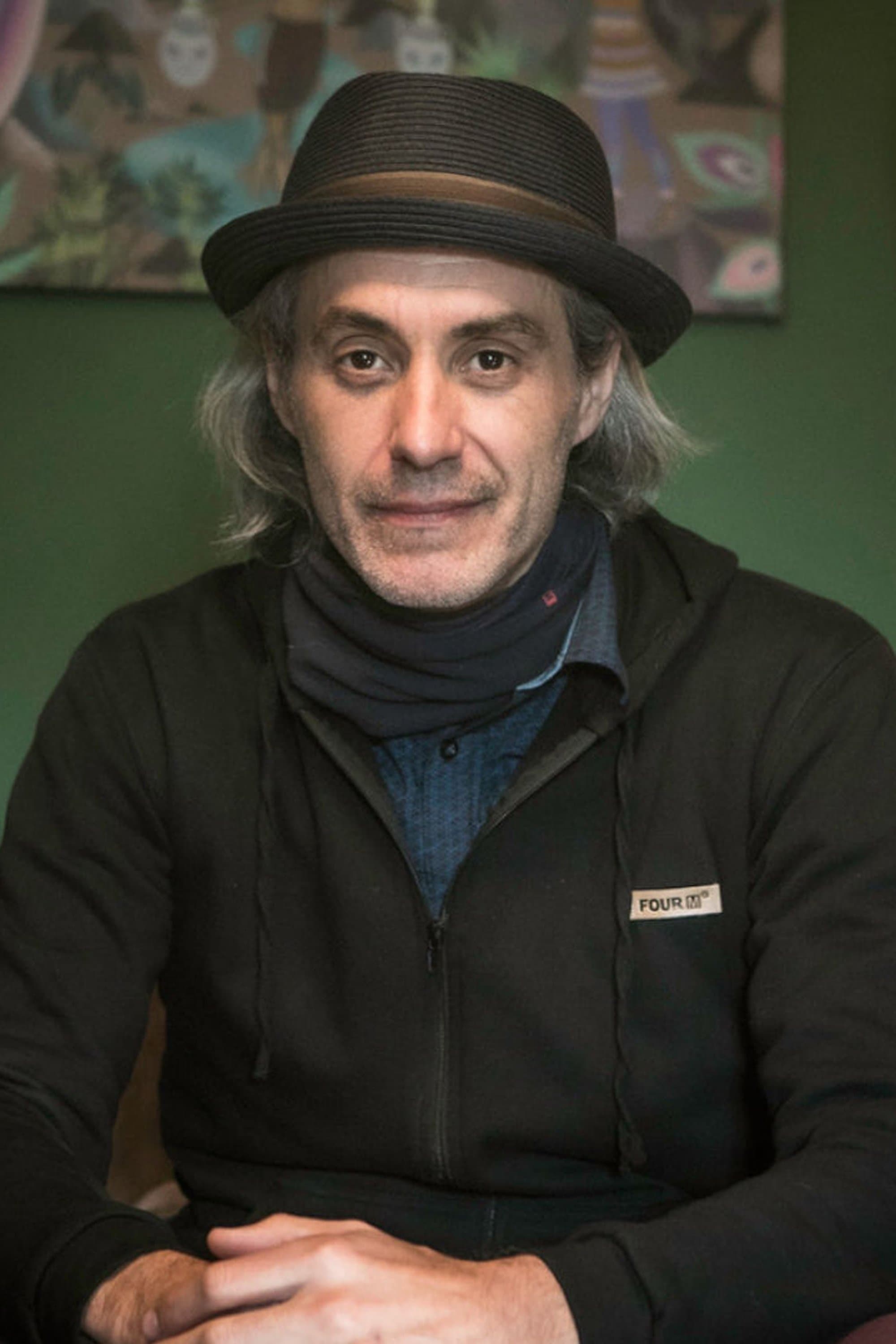 Javier Julia profile