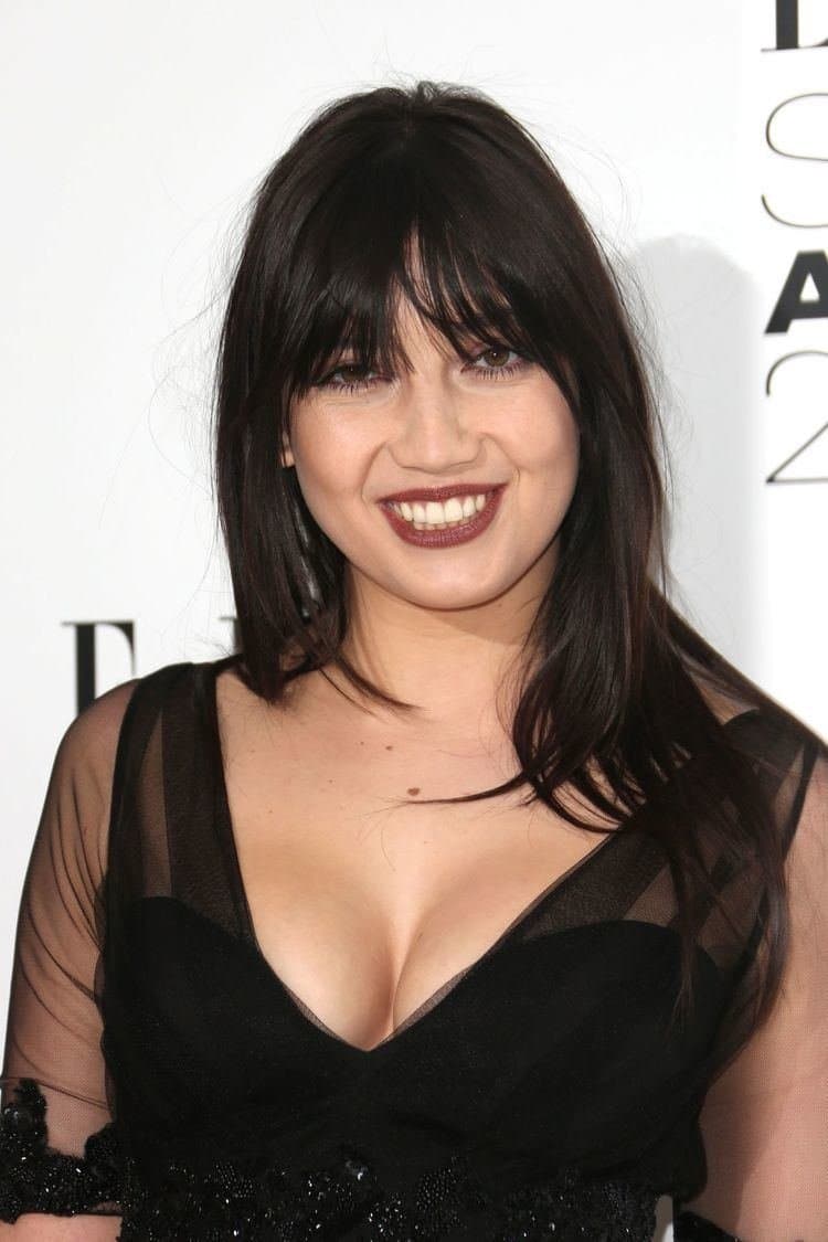 Daisy Lowe profile