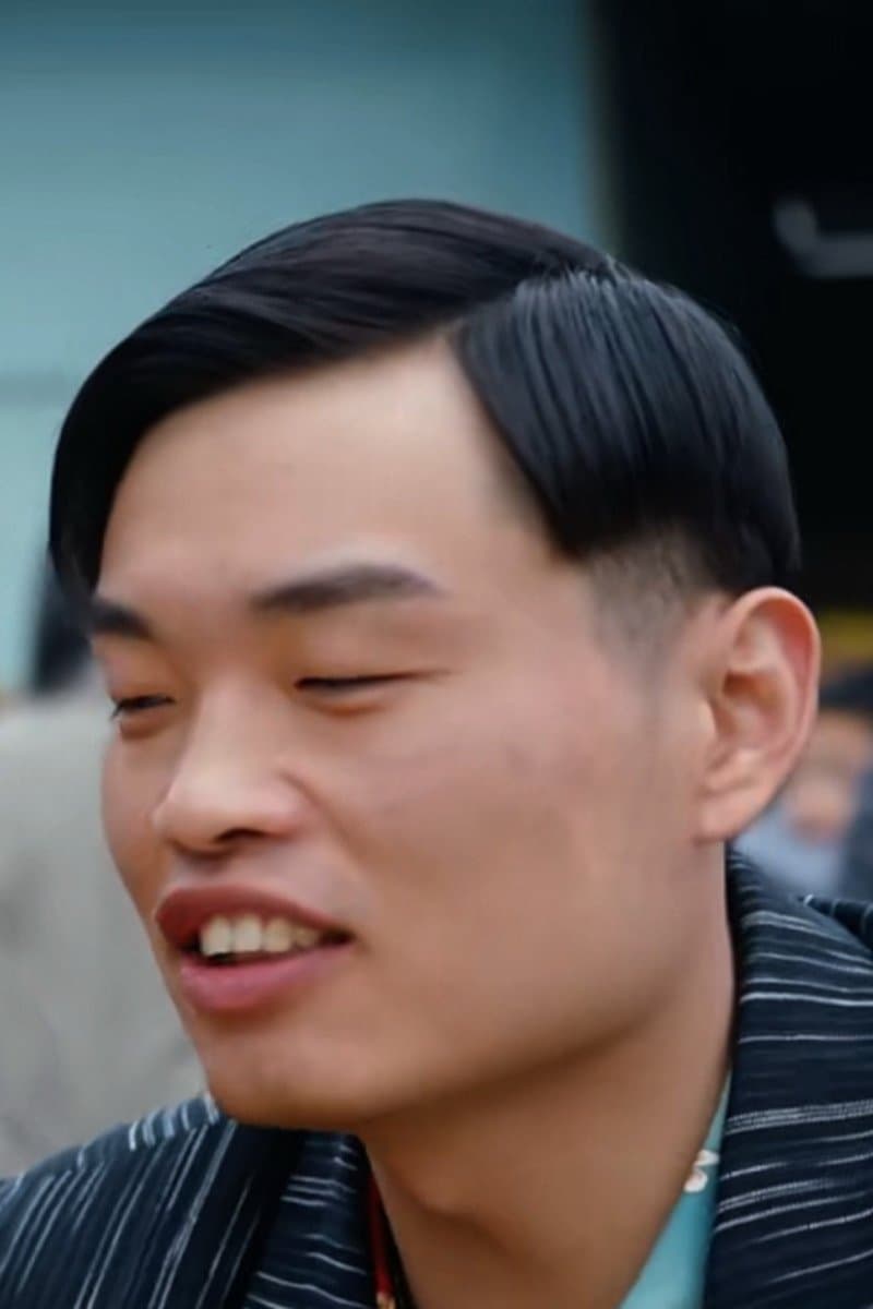 Rong Weifeng profile