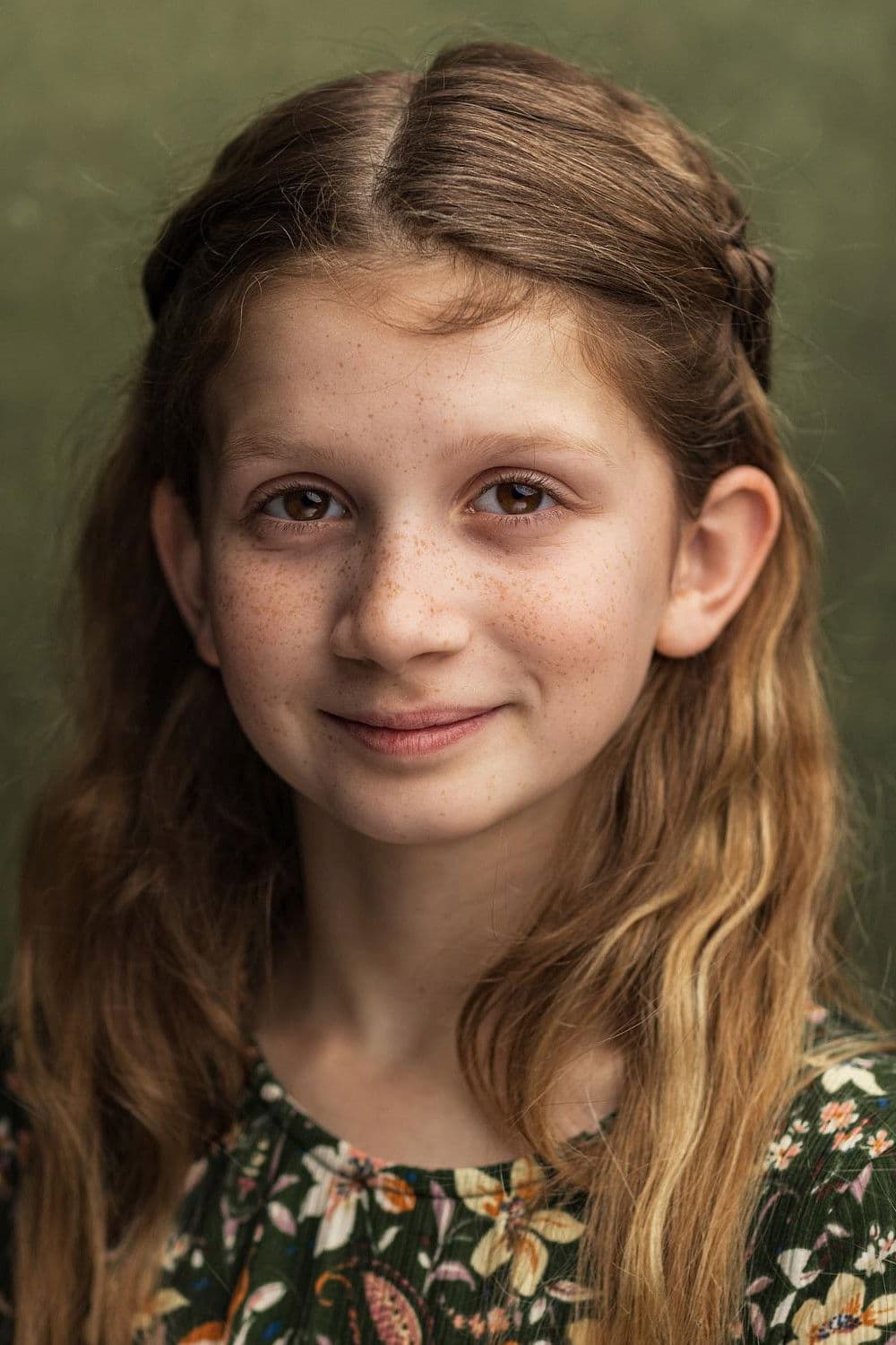 Olivia Lynes profile