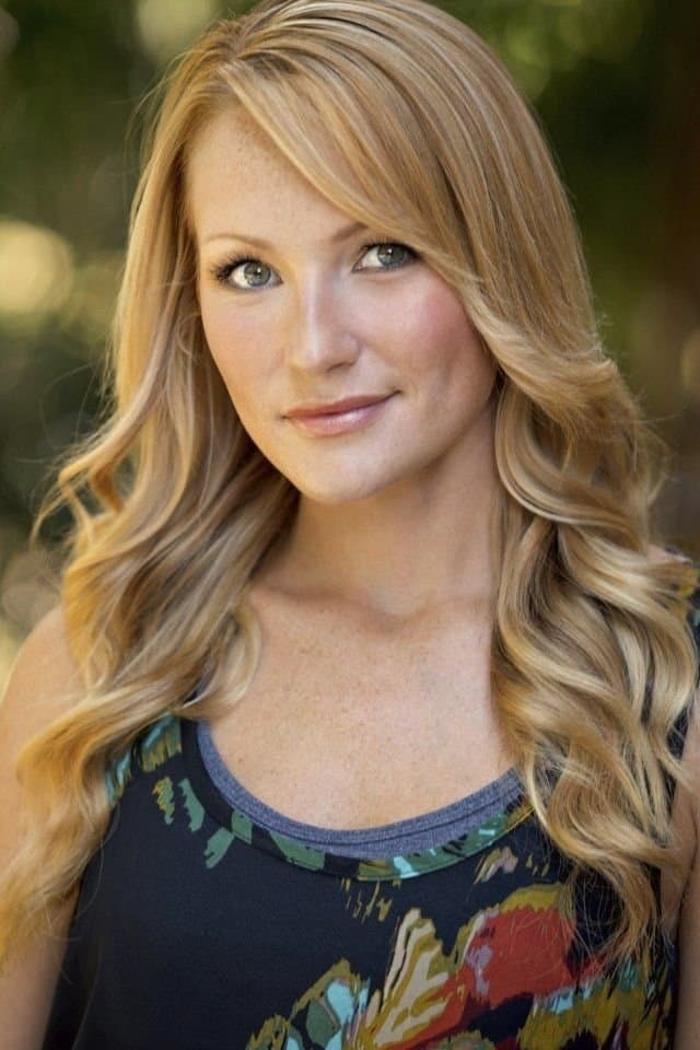 Kimberley Warnat profile