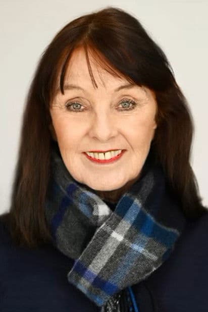 Elli Maclure profile