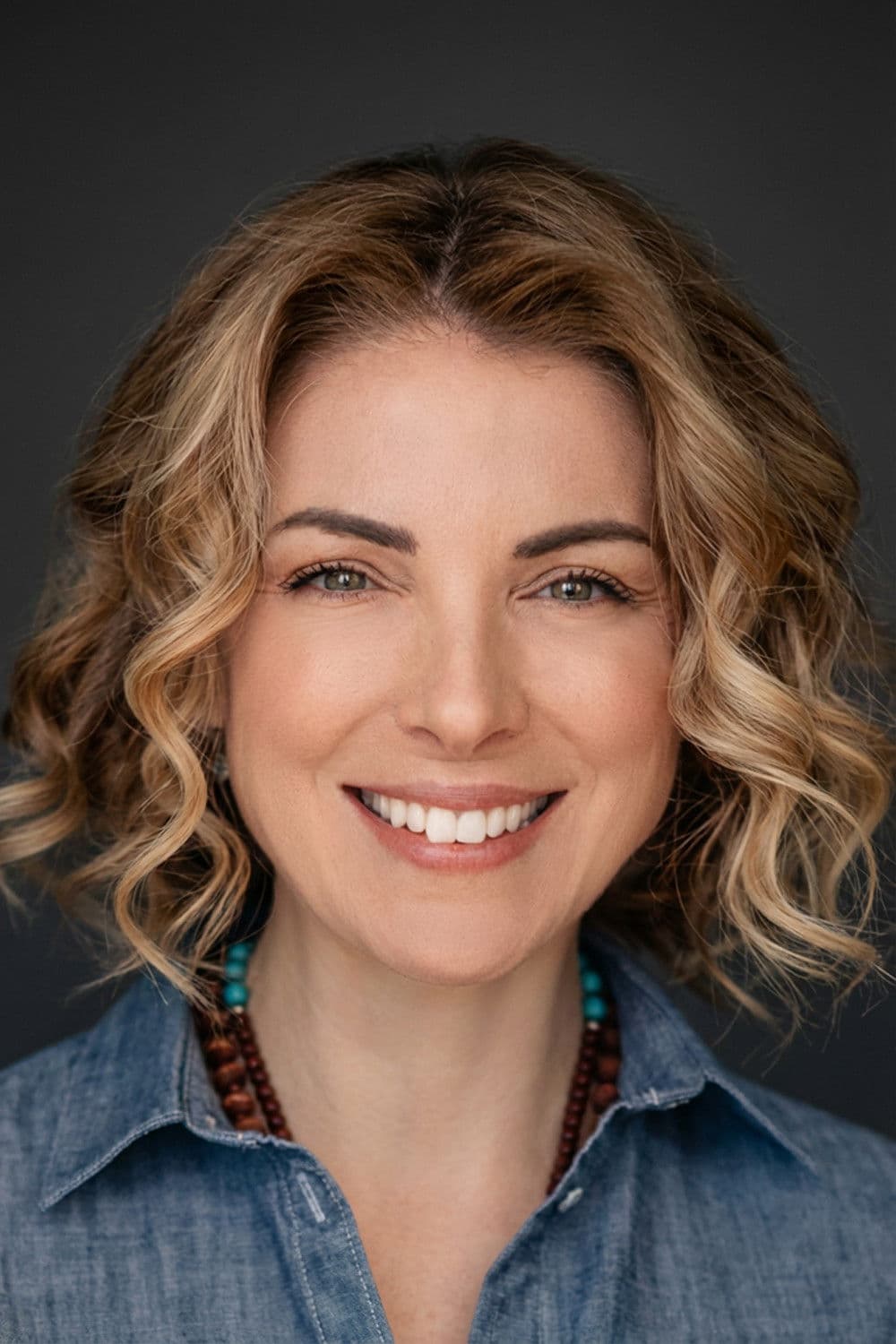 Özge Özberk profile