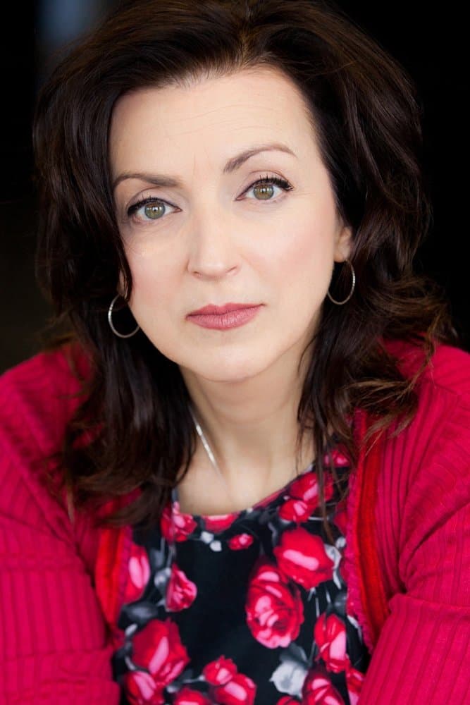 Estelle Esse profile