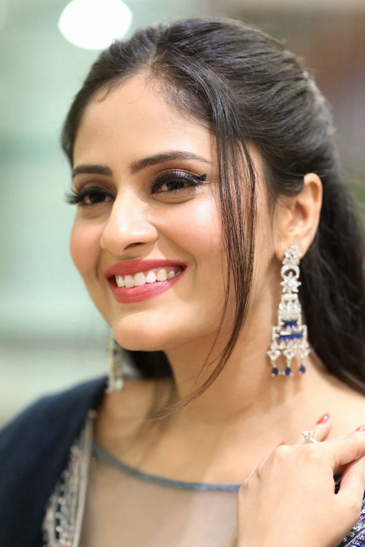 Sanya Thakur profile