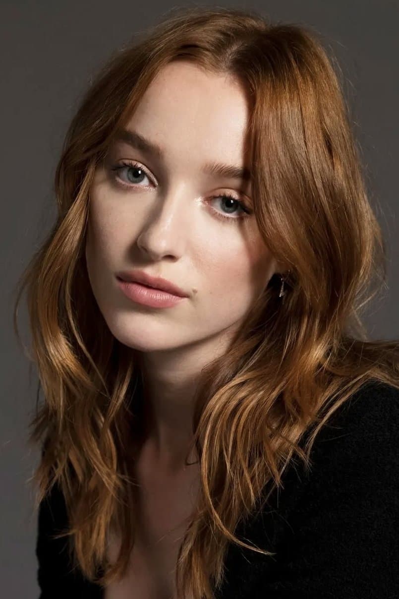 Phoebe Dynevor profile