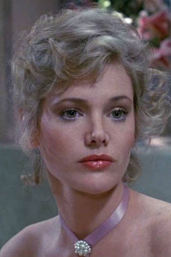 Leigh Harris profile