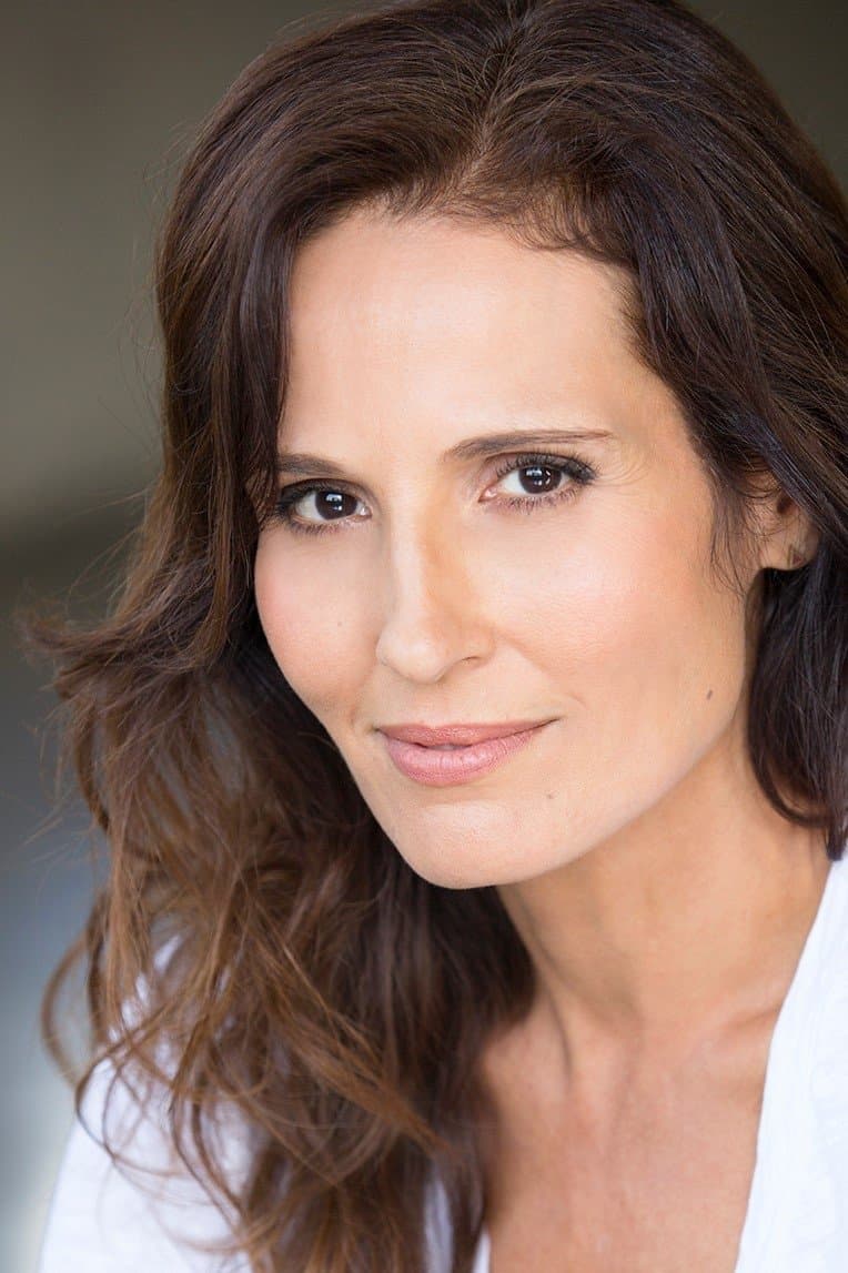 Lisa Roumain profile