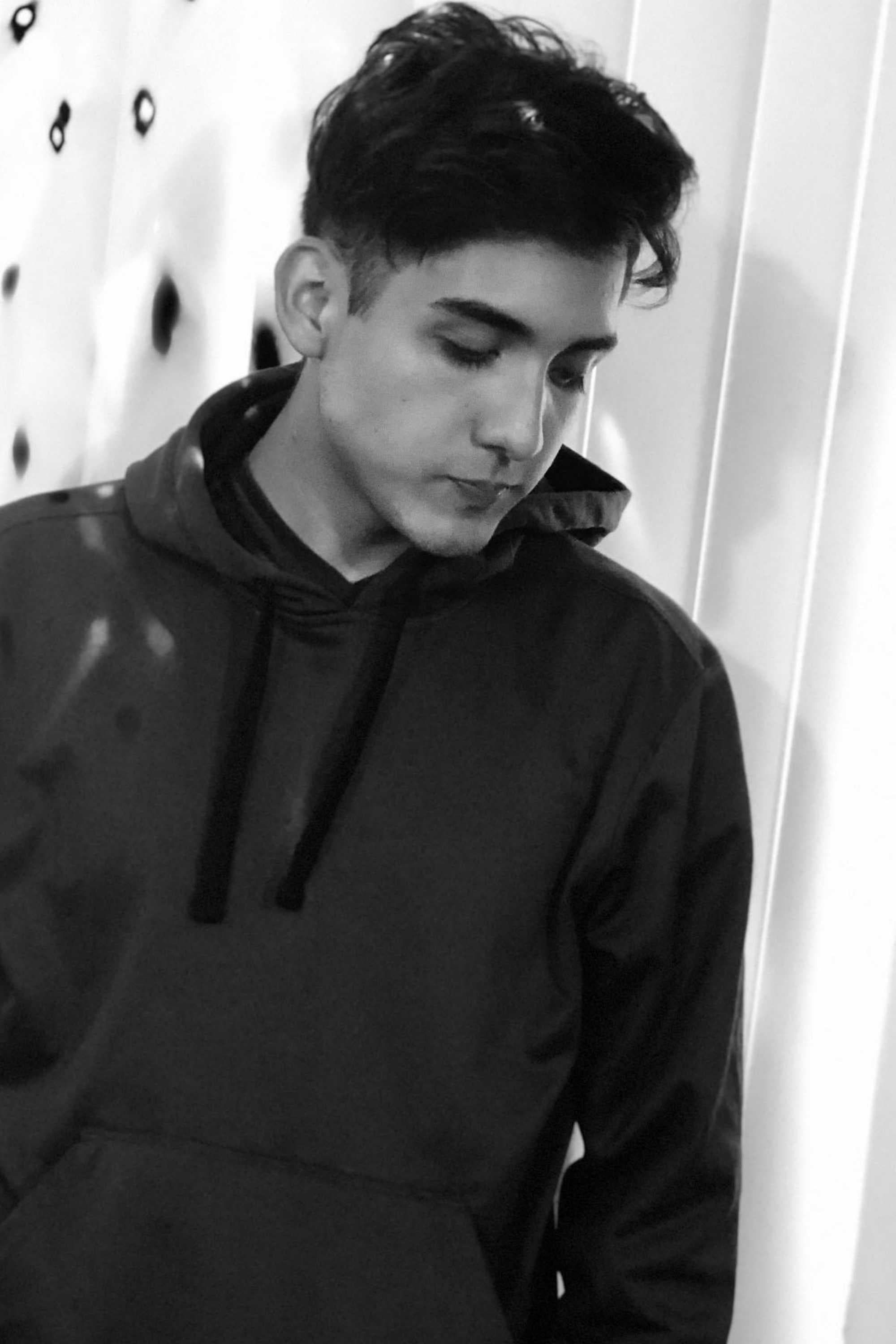 Alexis Adrián profile