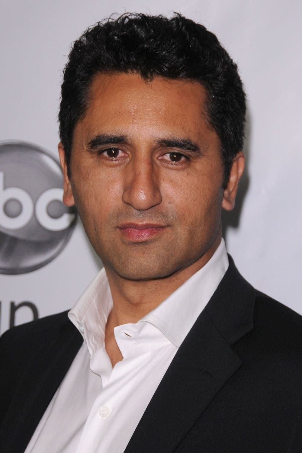 Cliff Curtis profile
