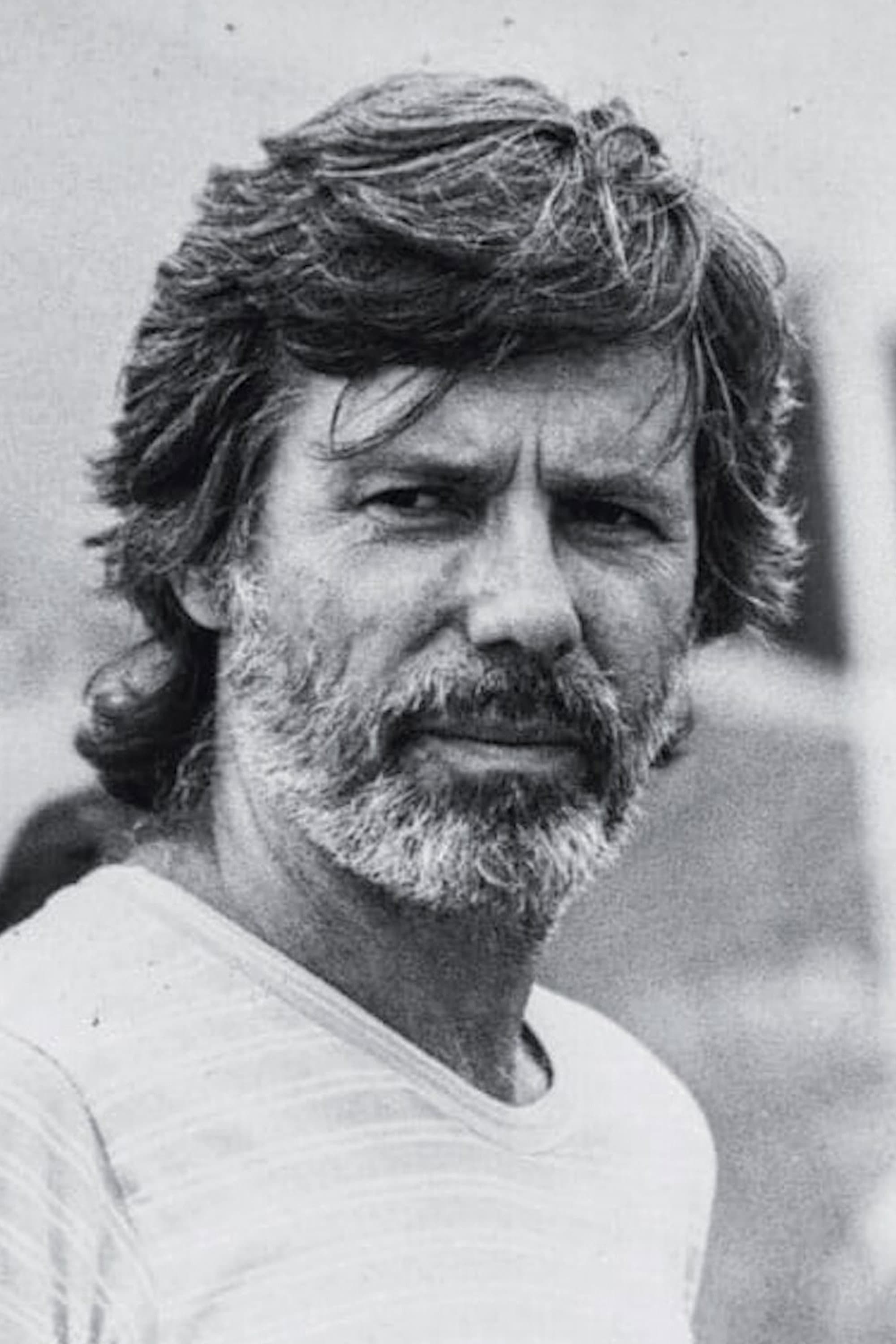 Roberto Farias profile