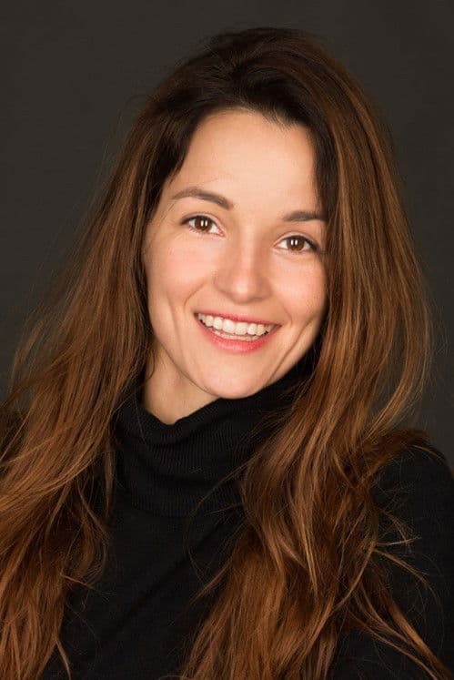 Esther Nubiola profile