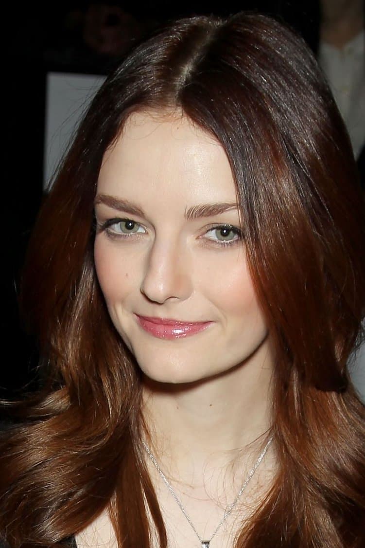 Lydia Hearst profile
