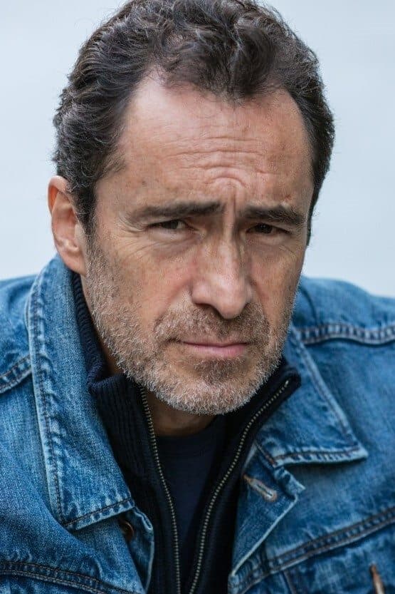 Demián Bichir profile