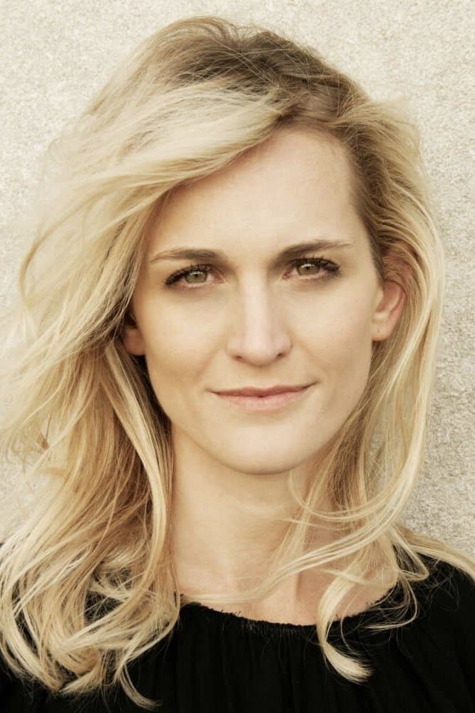 Joanne Tucker profile