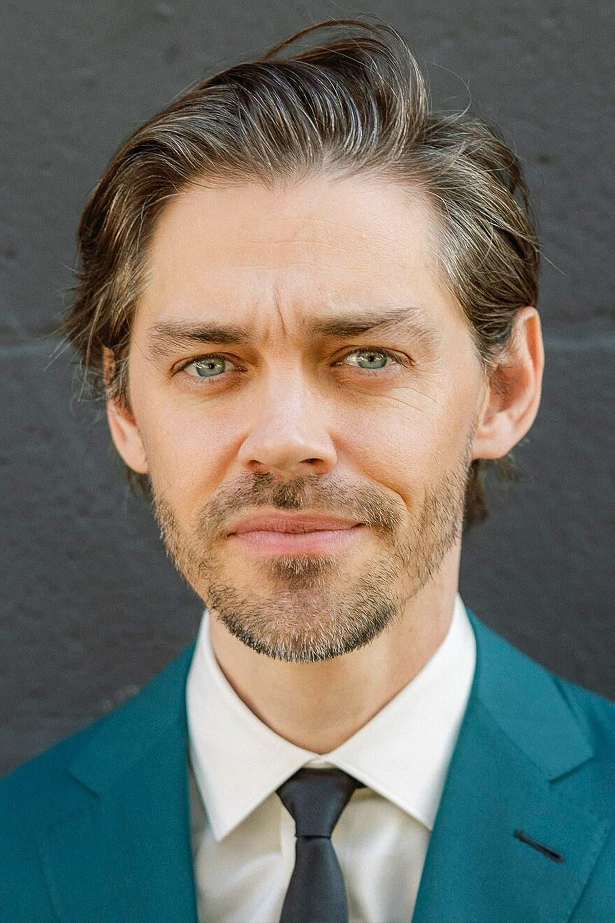 Tom Payne profile