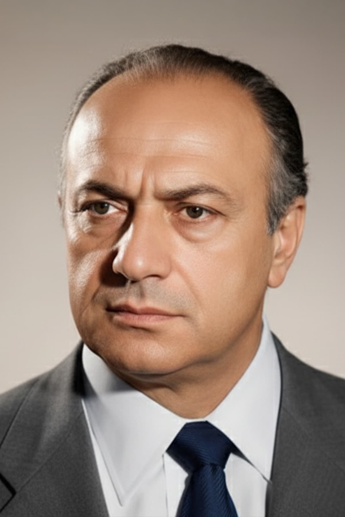 Hadi Hün profile