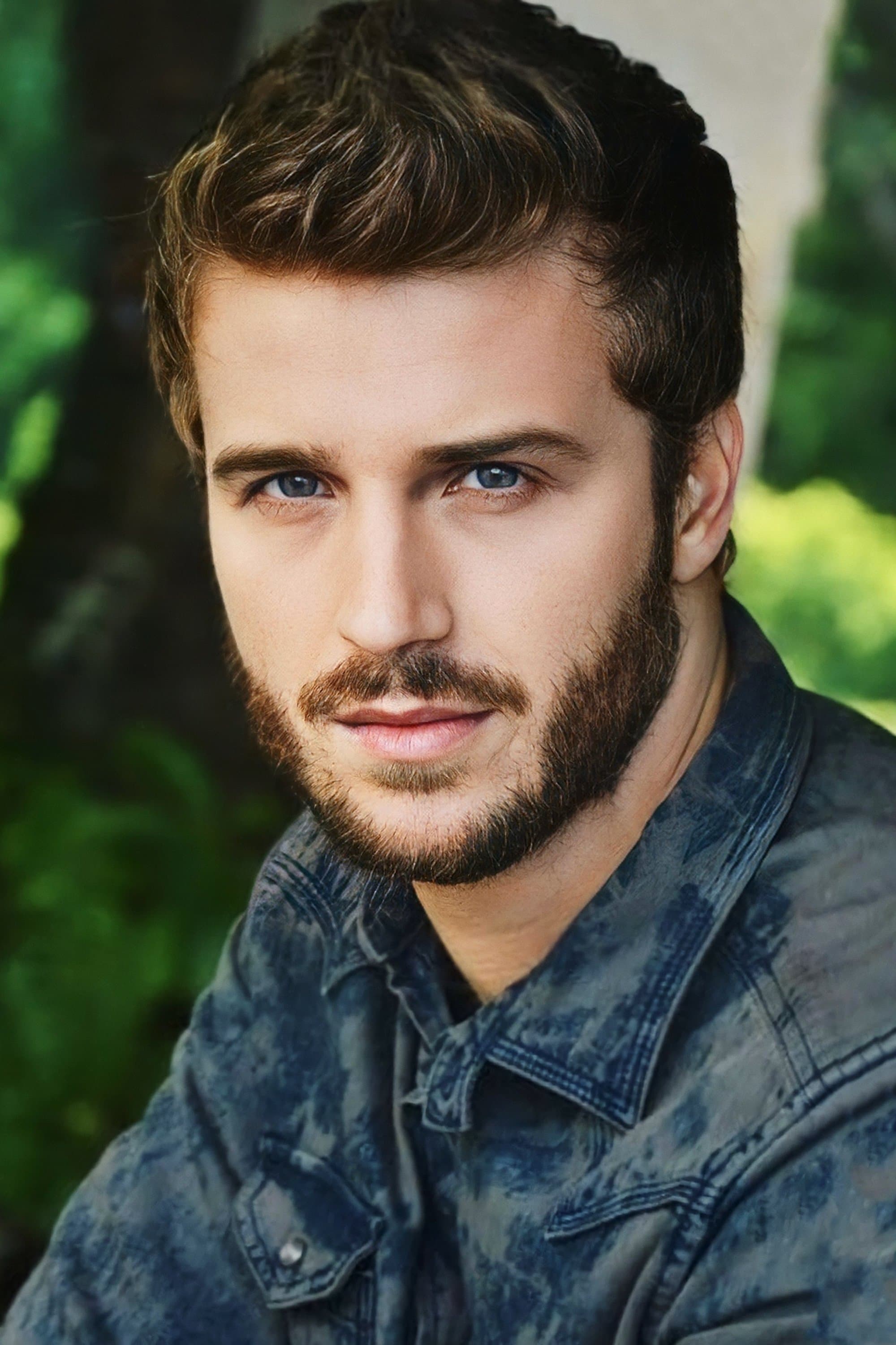 Miguel Thiré profile