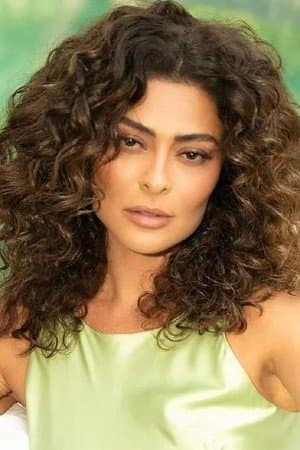 Juliana Paes profile