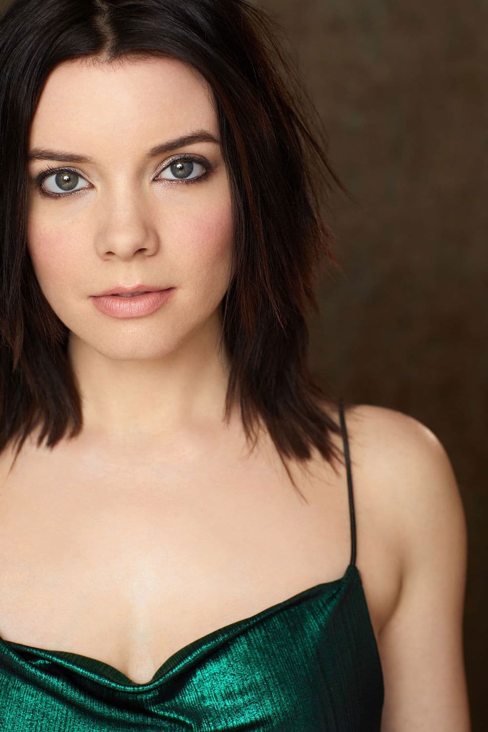 Cherami Leigh profile