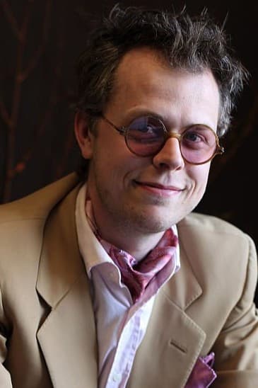 Van De La Plante profile