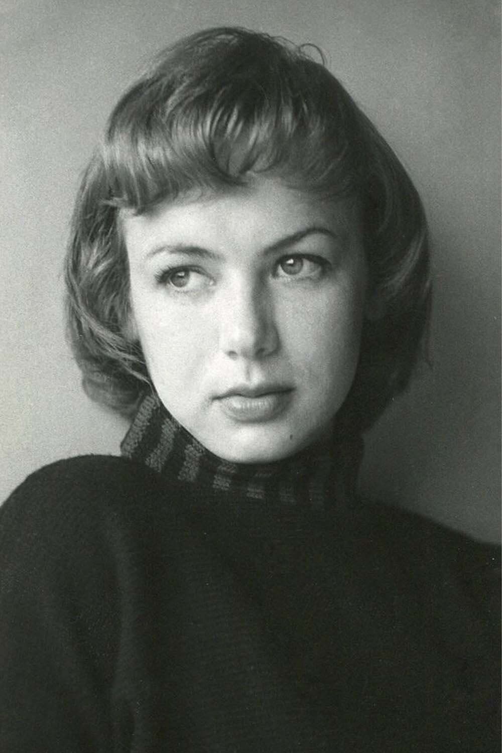 Adriana Roel profile