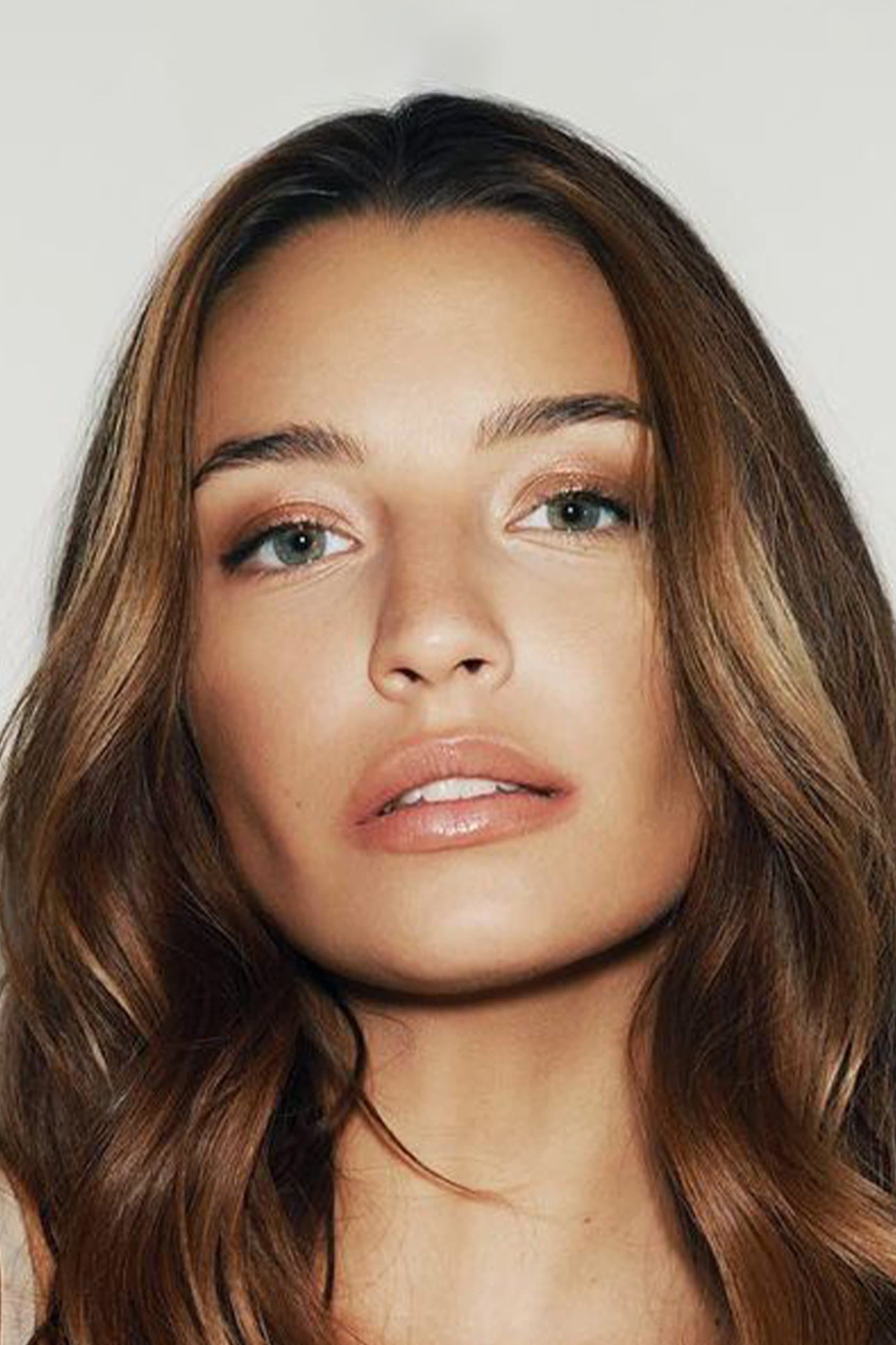 Julia Wieniawa profile