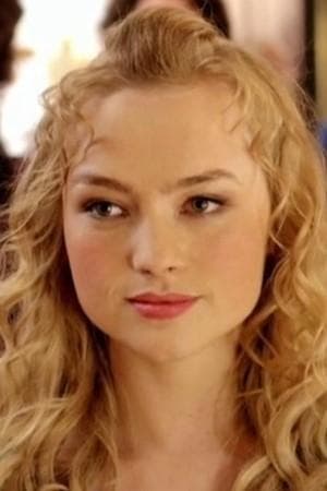 Kyra Sophia Kahre profile