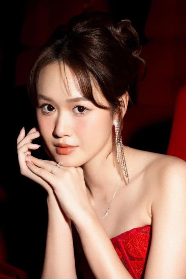 Phạm Quỳnh Anh profile