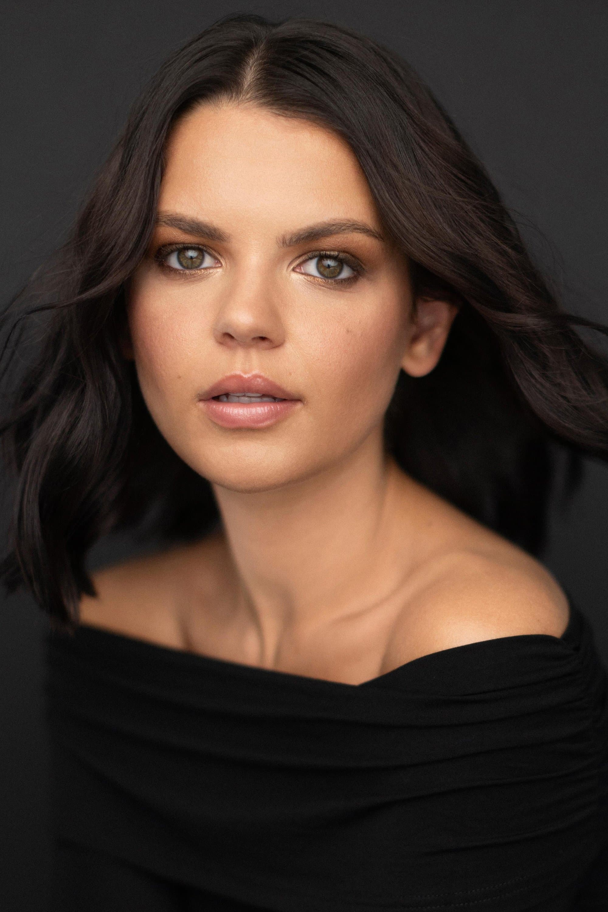 Camila Savia profile