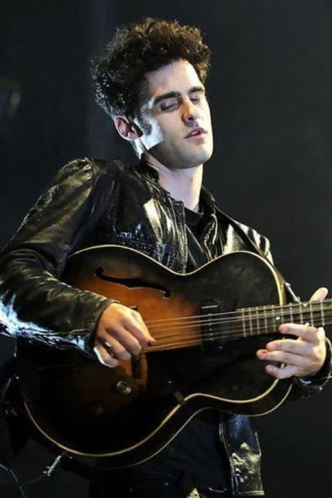 Robert Levon Been profile