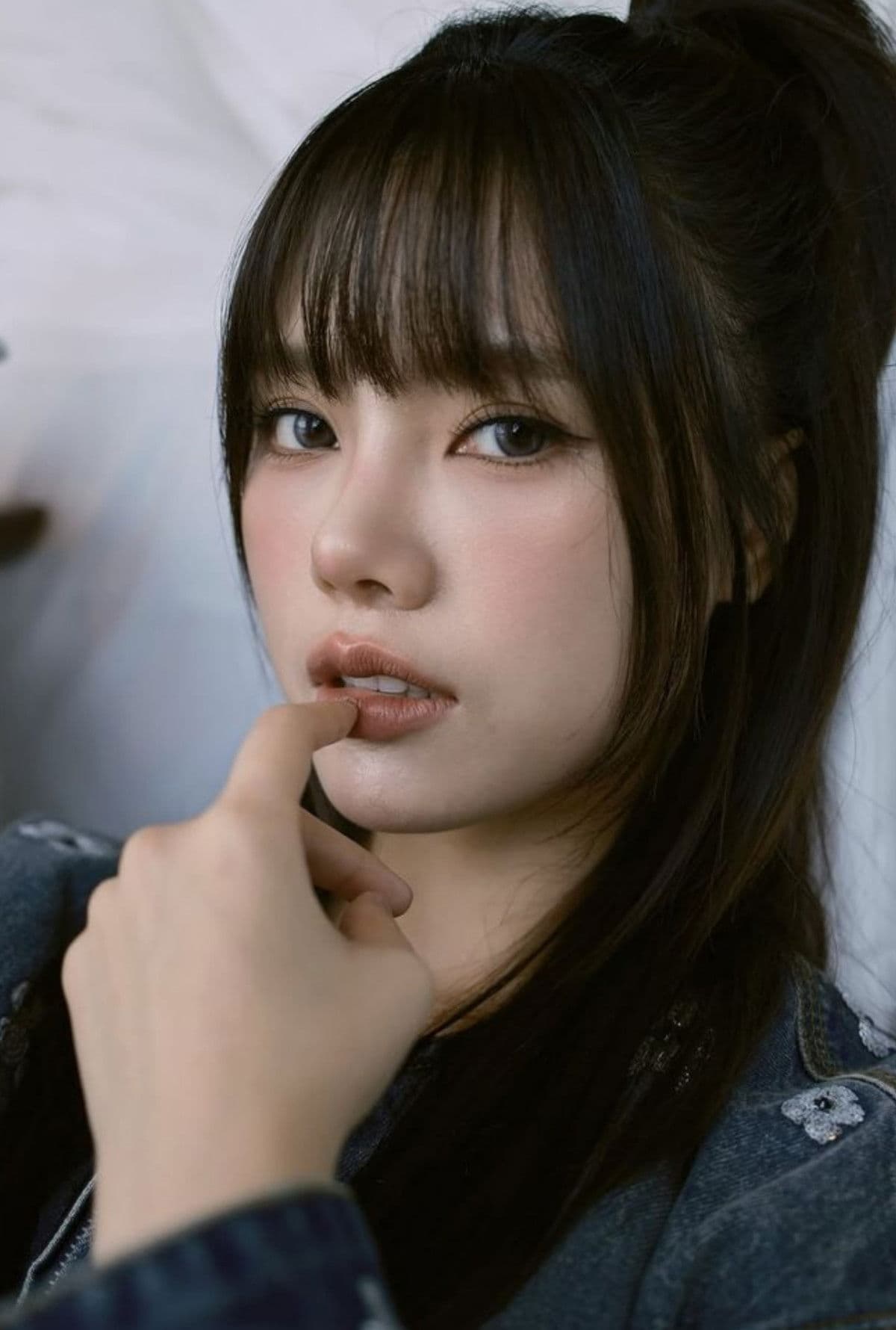 Praewa Suthamphong profile