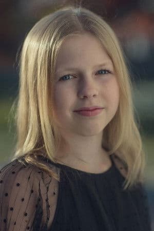 Nève Leblanc profile