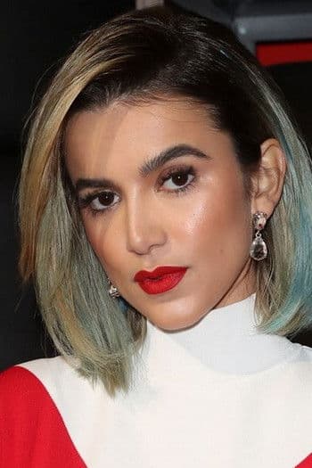 Manu Gavassi profile