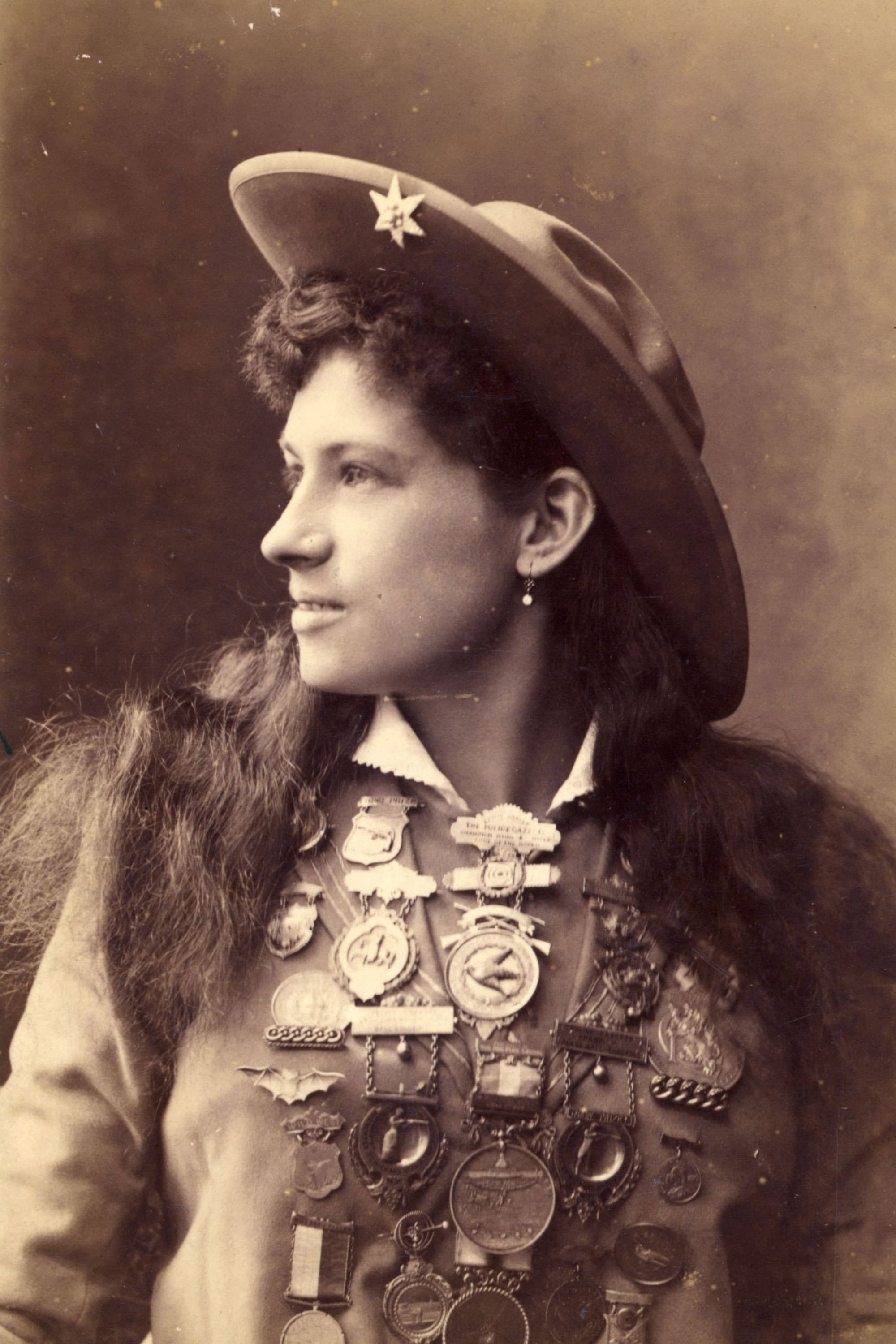 Annie Oakley profile