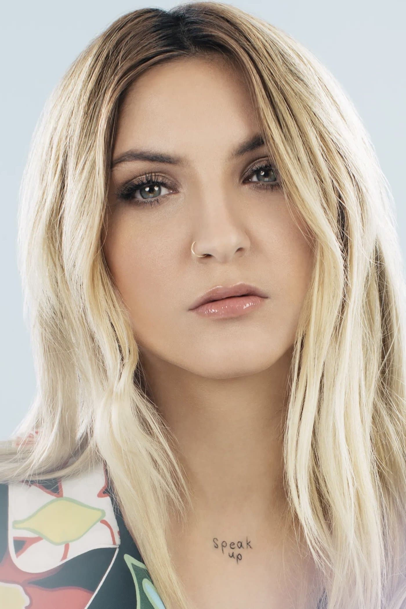 Julia Michaels profile