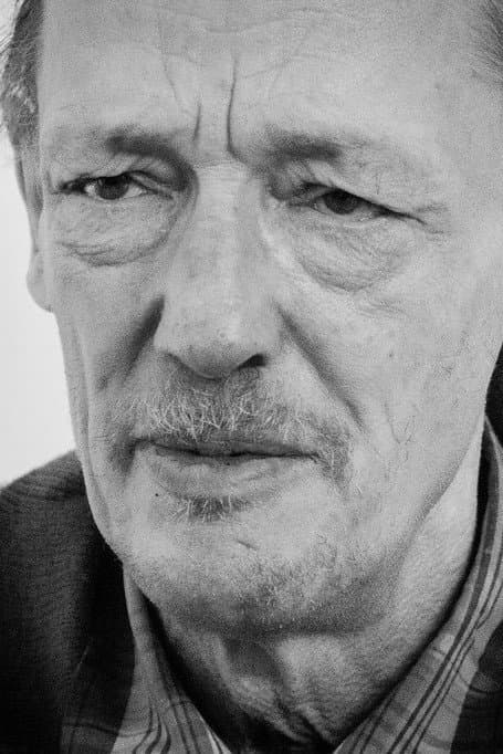 Dr. Axel Stoll profile