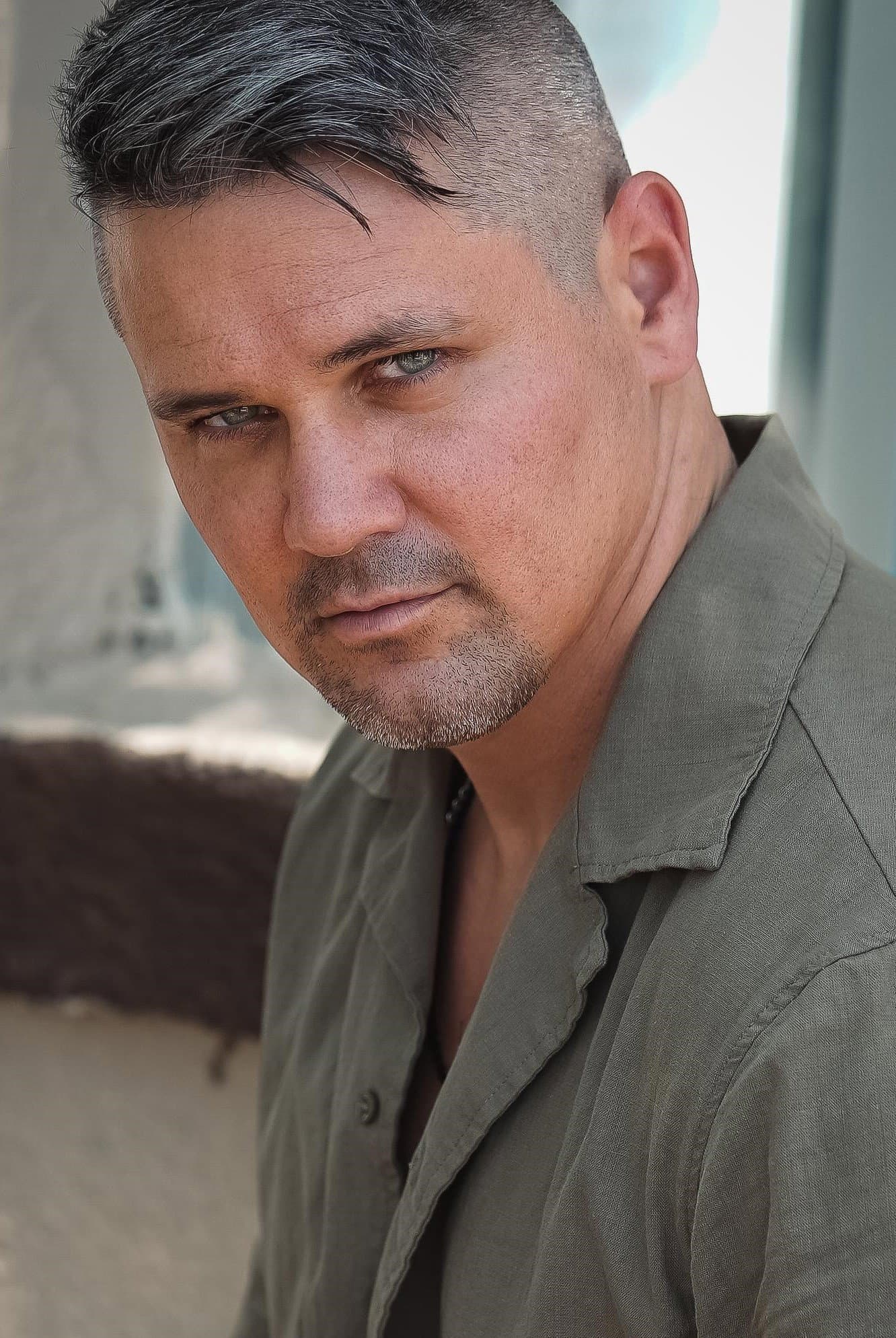 Robert J Fowler profile