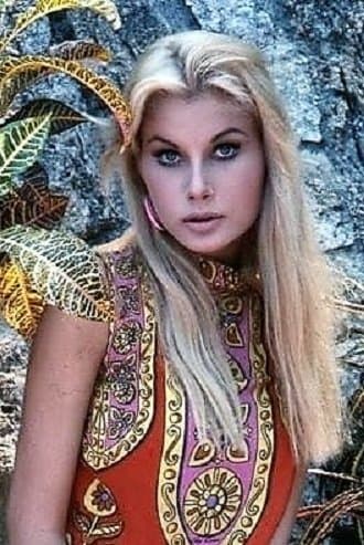 Alena Johnston profile