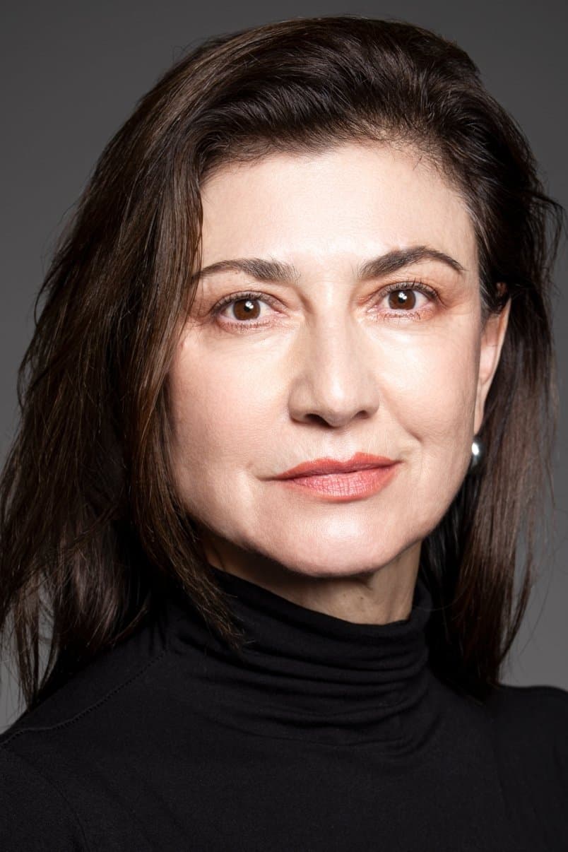 Leticia Huijara profile