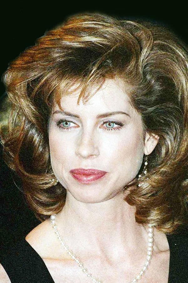 Julianne Phillips profile