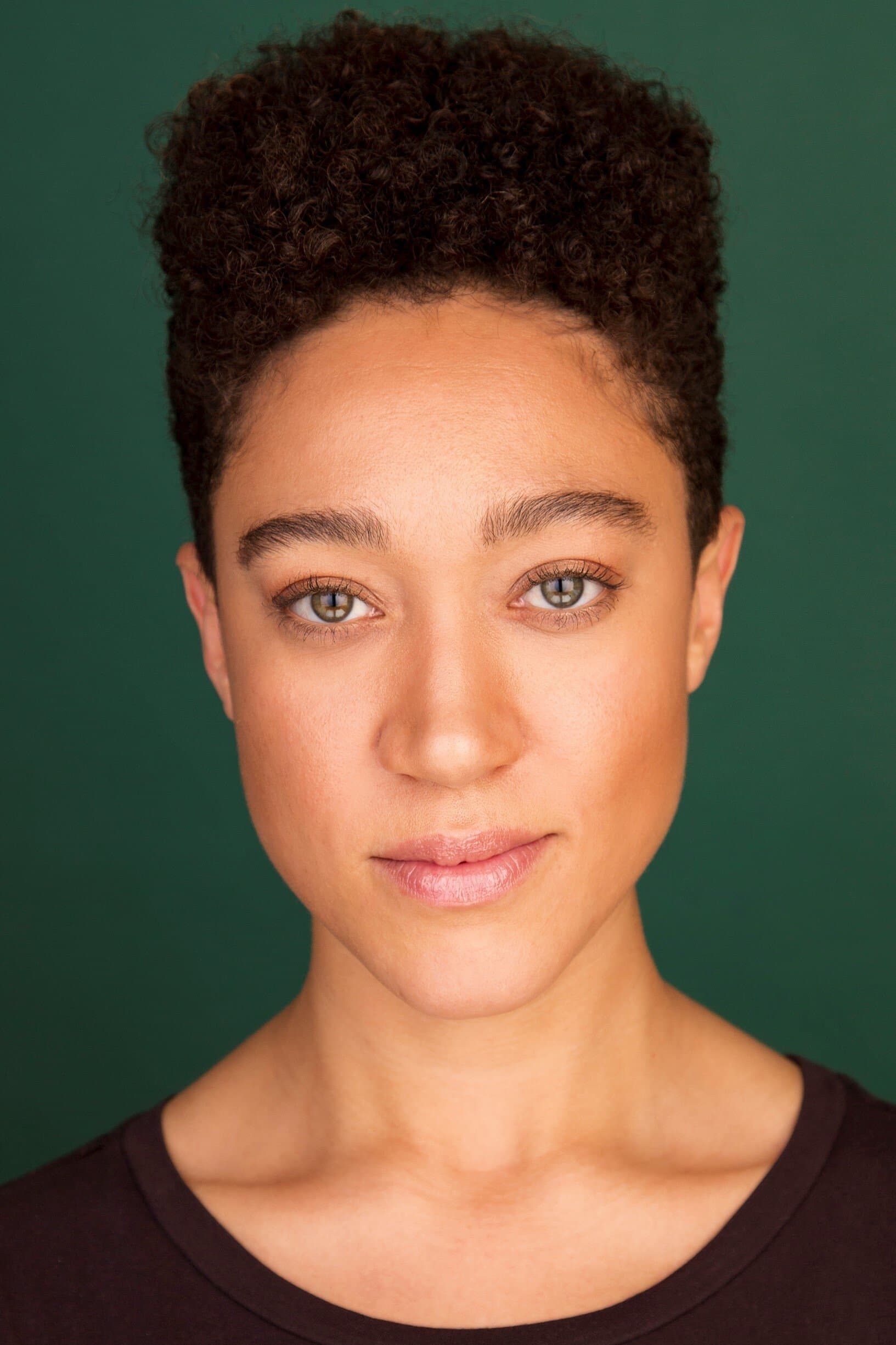 Chloe Freeman profile