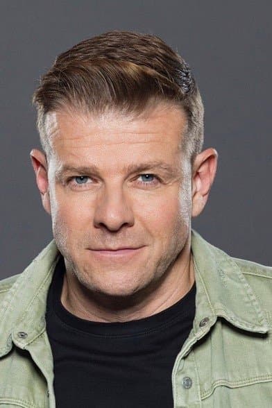 Iván Kamarás profile