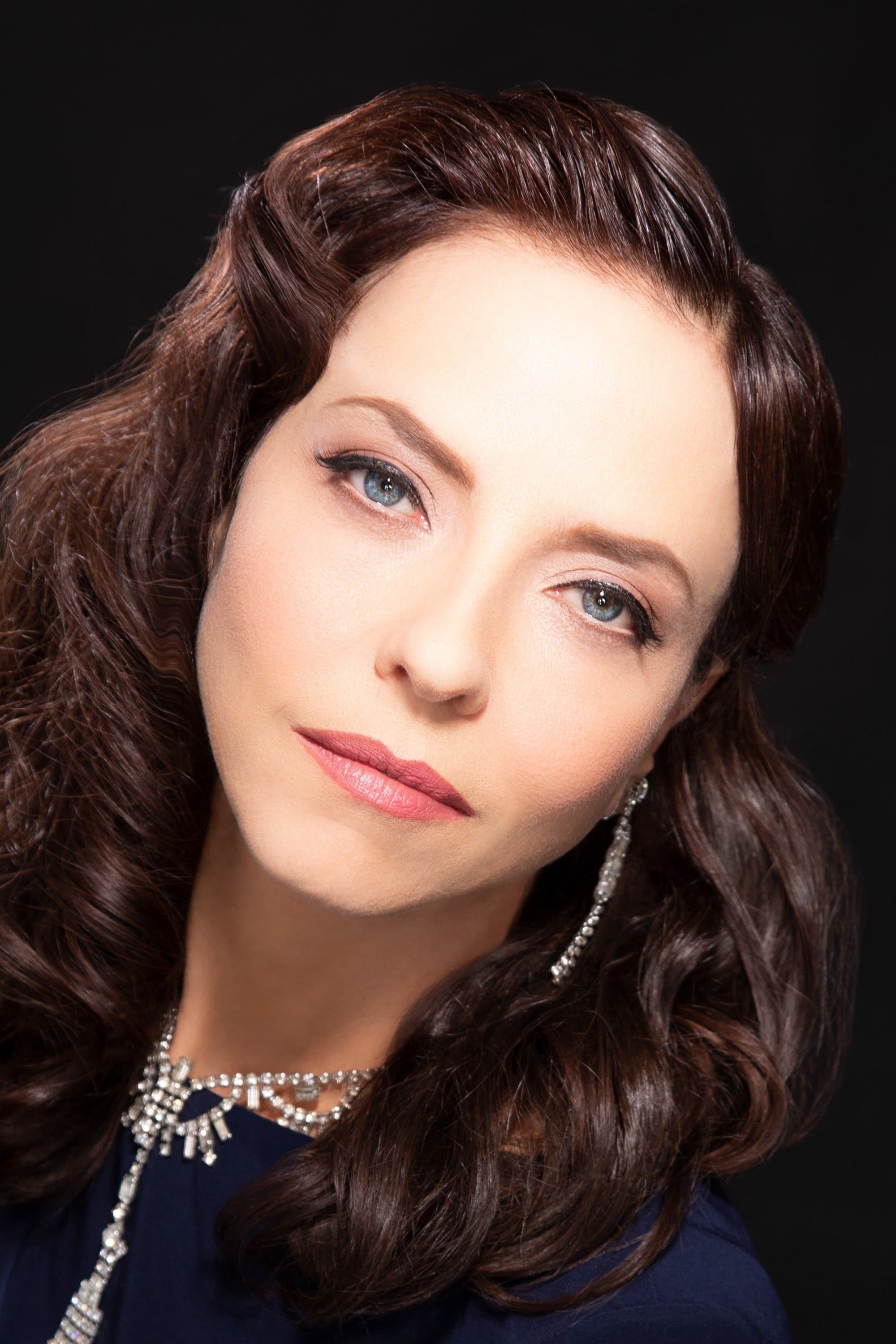 Juliet Landau profile