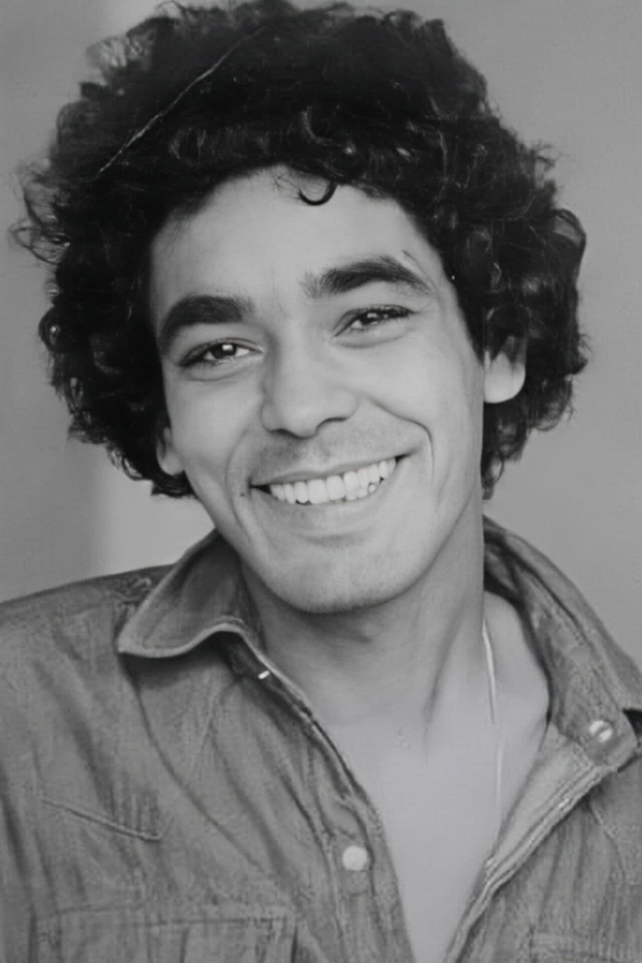 Mohamed Mounir profile