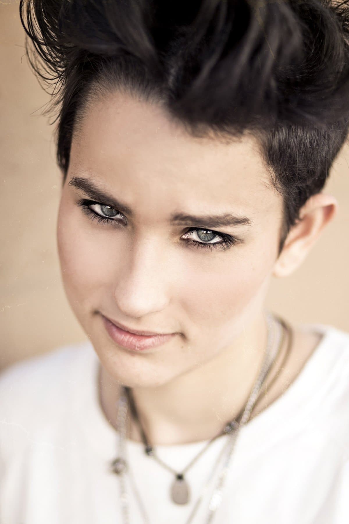 Bex Taylor-Klaus profile