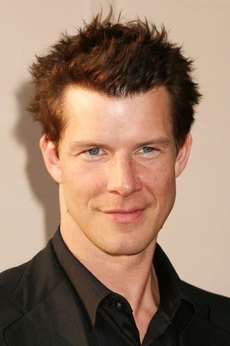 Eric Mabius profile