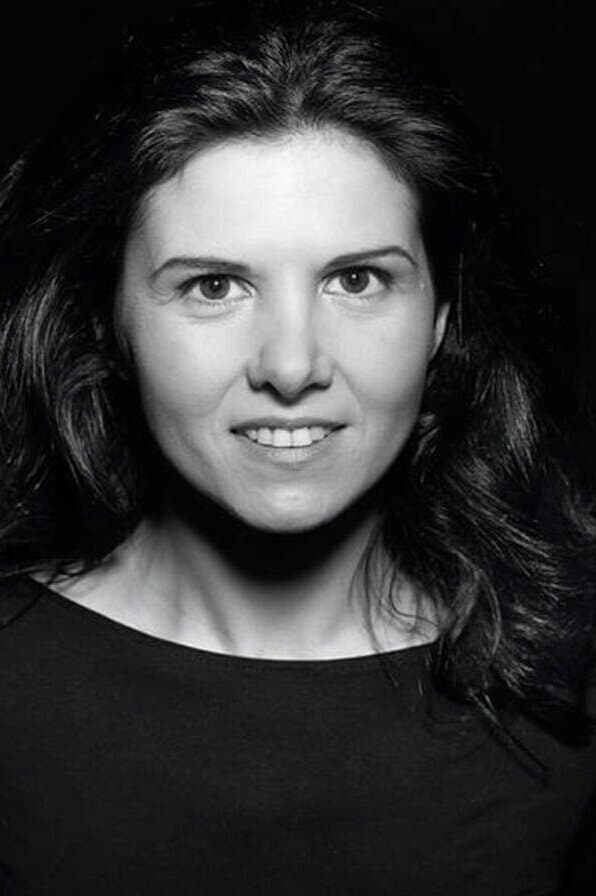 Isabel Naveira profile