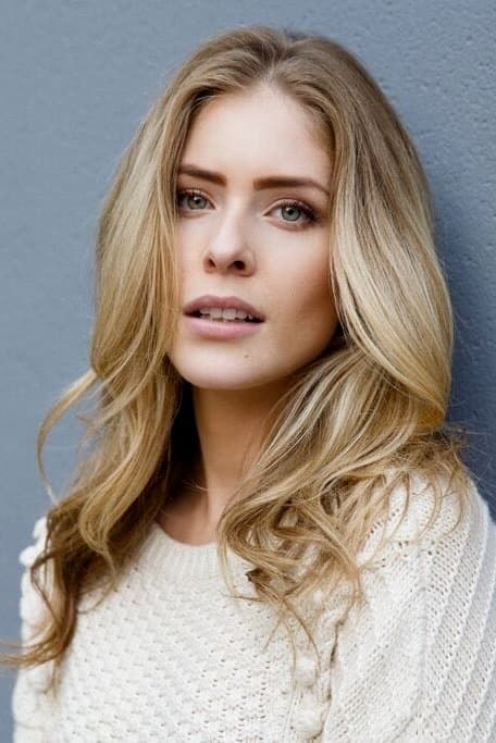 Jordan Claire Robbins profile