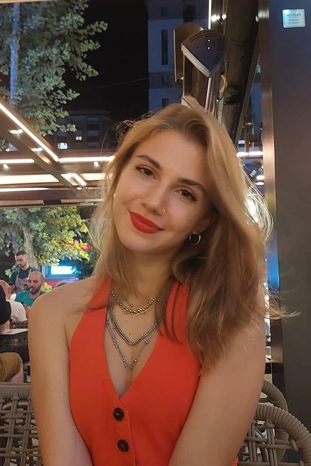 Dora Akan Zlatanova profile